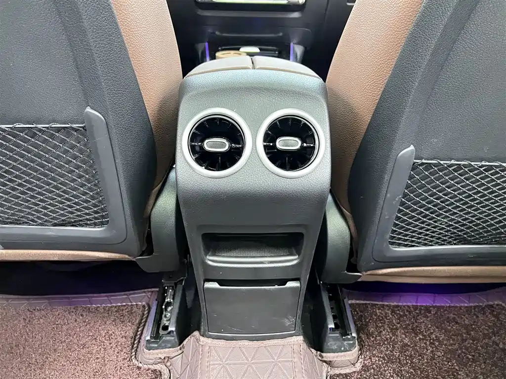 MERCEDES BENZ GLB 2024