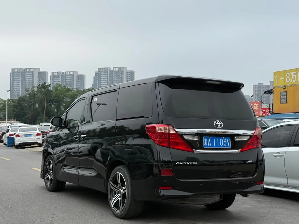 TOYOTA ALPHARD 2012