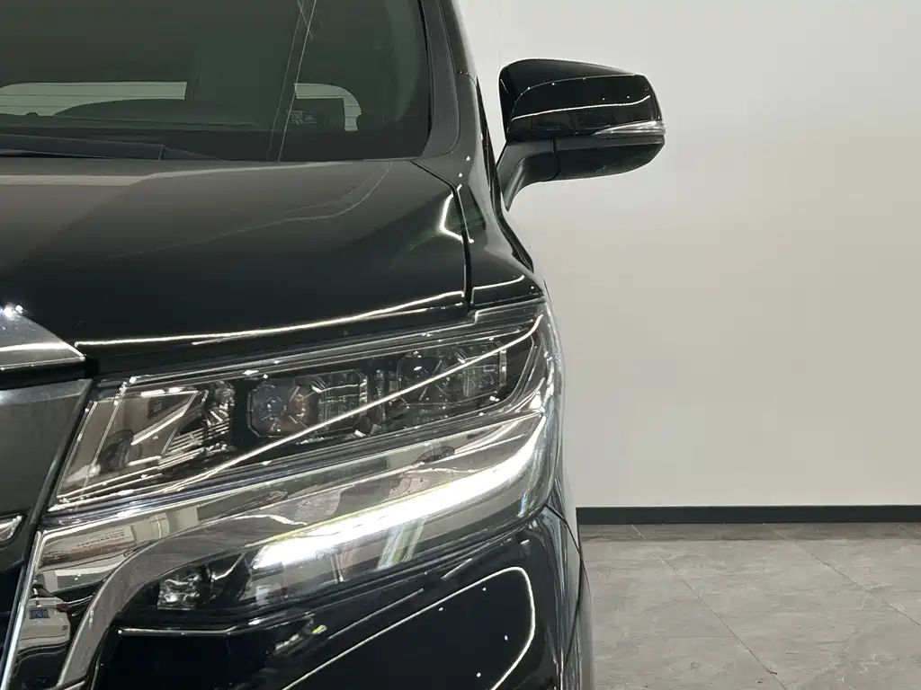 TOYOTA ALPHARD 2018