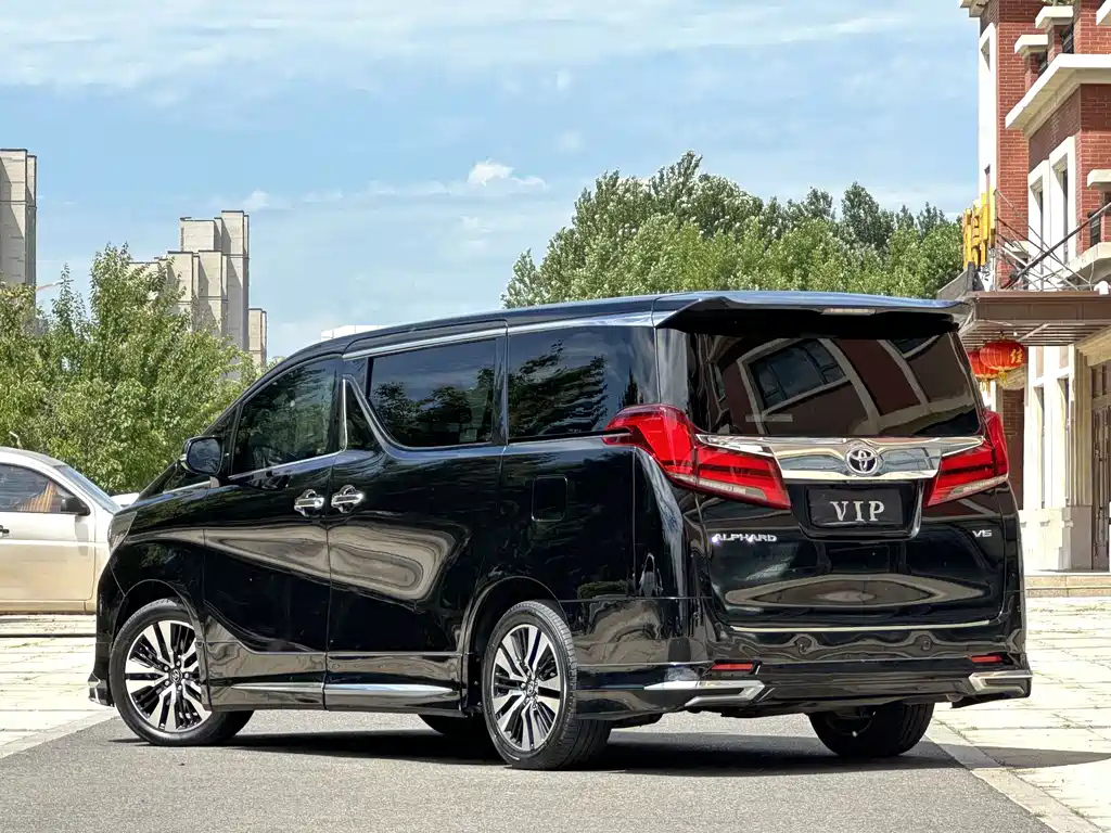 TOYOTA ALPHARD 2018