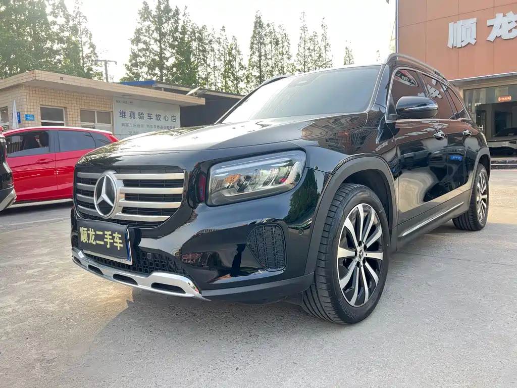 MERCEDES BENZ GLB 2024
