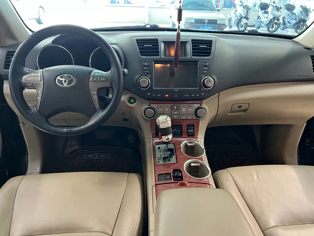 TOYOTA HIGHLANDER 2009