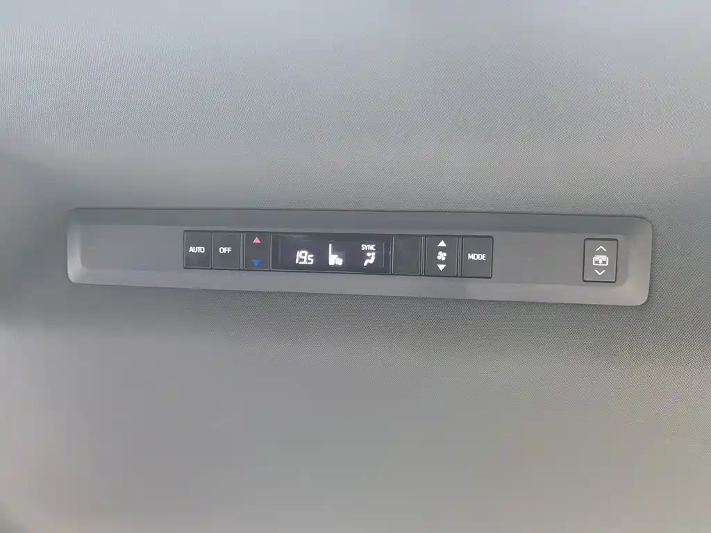 TOYOTA GRANVIA 2024