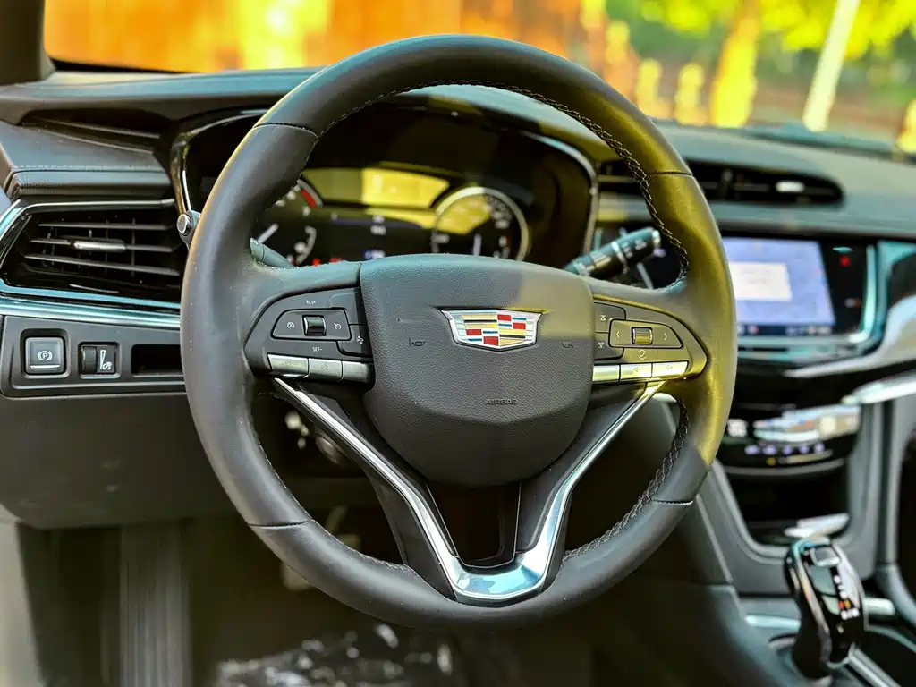 CADILLAC XT6 2021