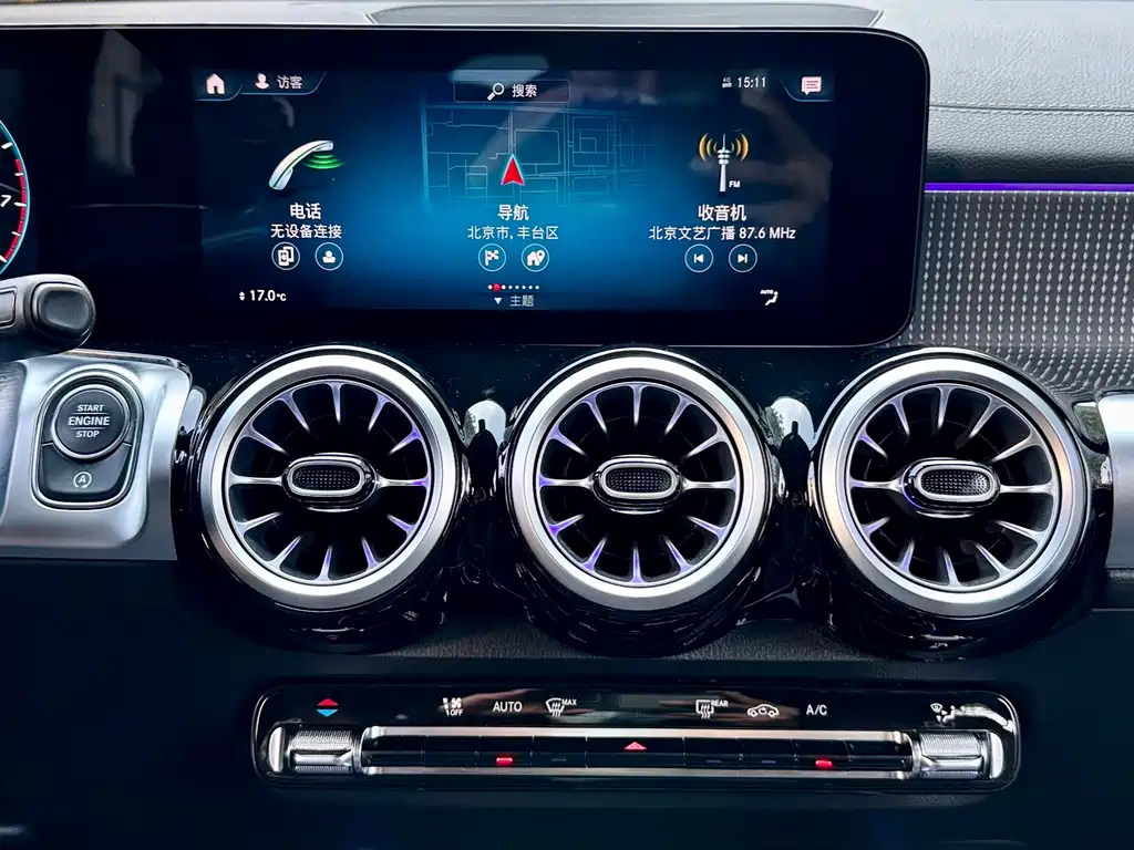 MERCEDES BENZ GLB 2021