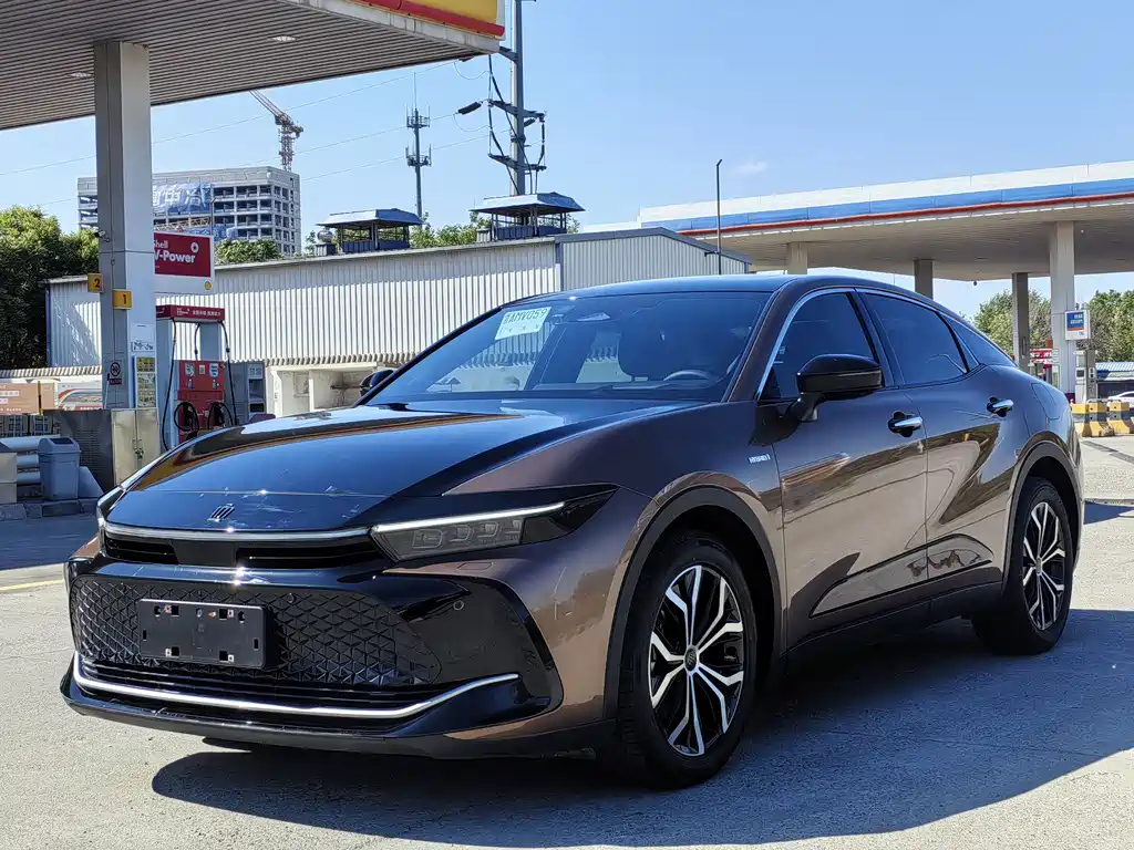 TOYOTA CROWN SPORTCROSS 2023