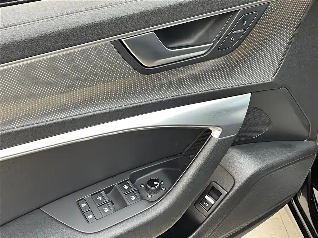 AUDI A6L 2021
