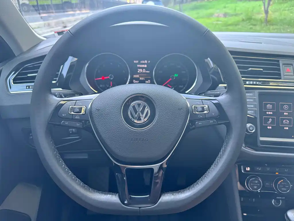 VOLKSWAGEN TIGUAN L 2018