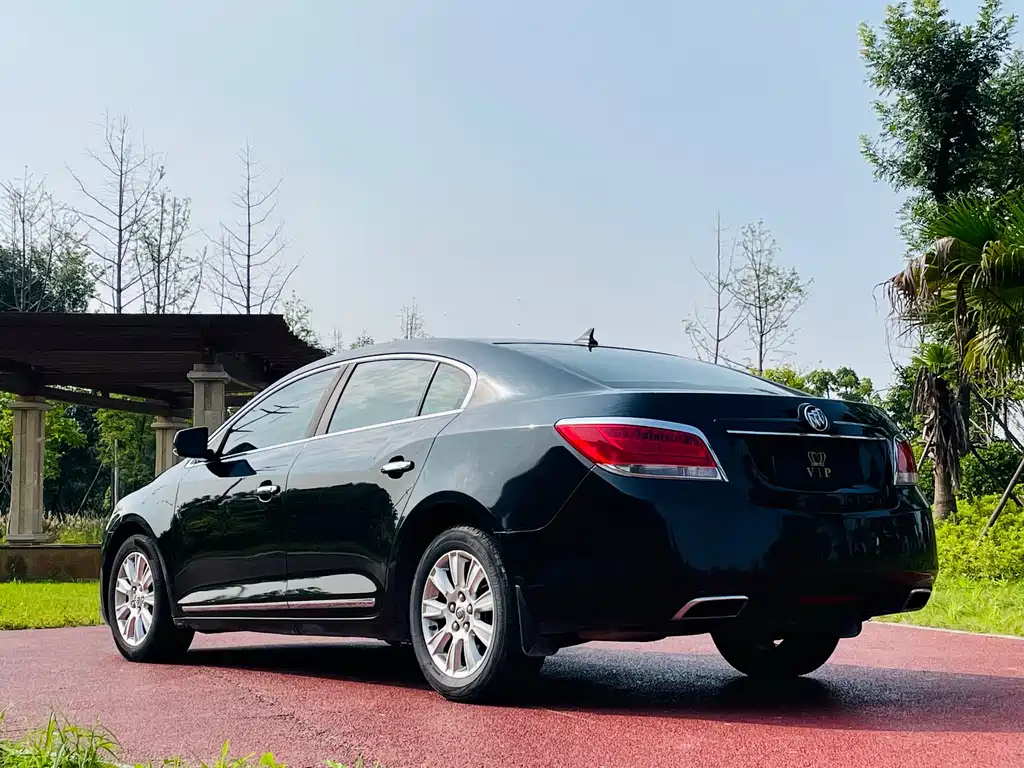 BUICK LACROSSE 2013