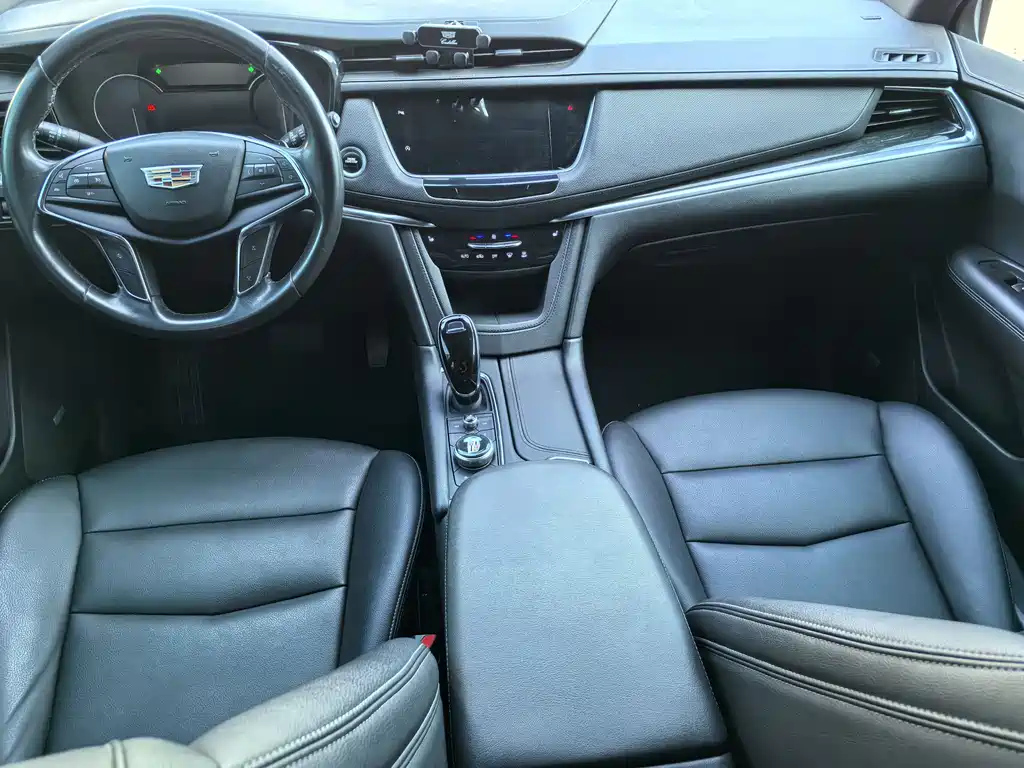 CADILLAC XT5 2021