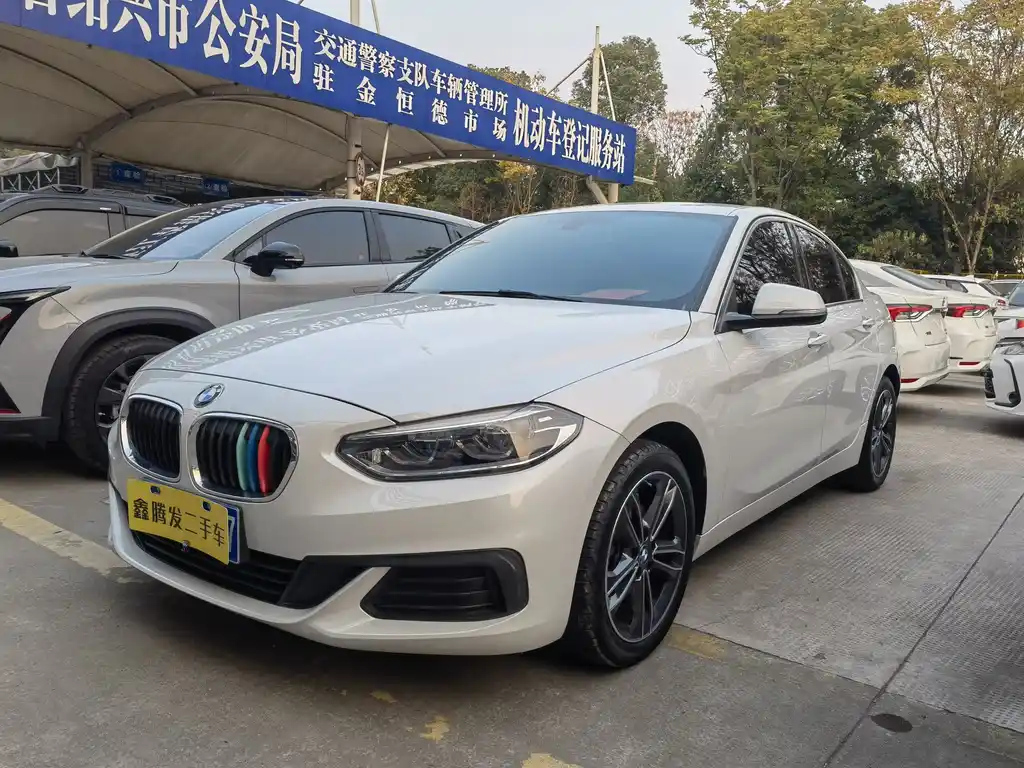 BMW 1-SERIES