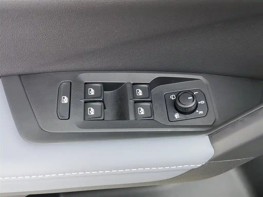 VOLKSWAGEN LAVIDA 2024