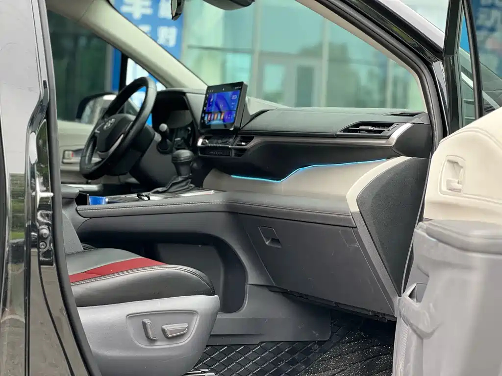 TOYOTA SIENNA SIENNA 2024