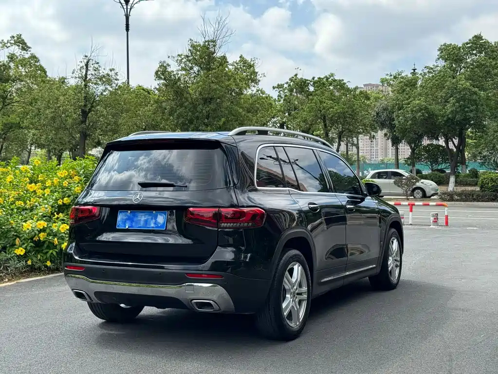 MERCEDES BENZ GLB 2021