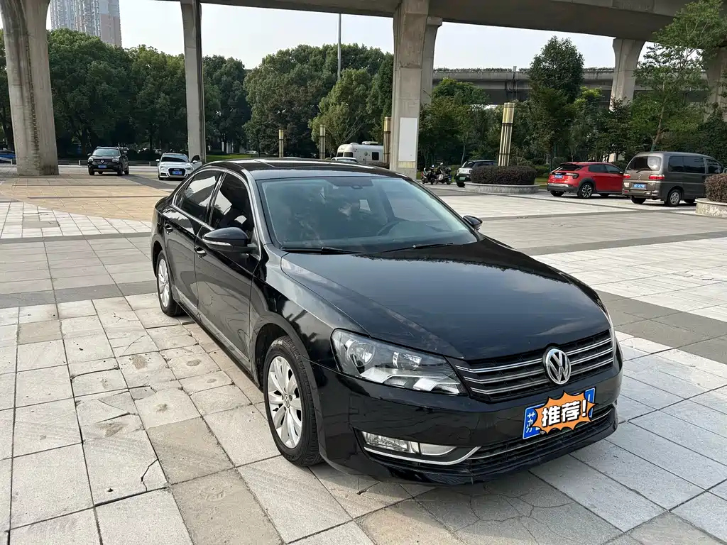 VOLKSWAGEN PASSAT 2015