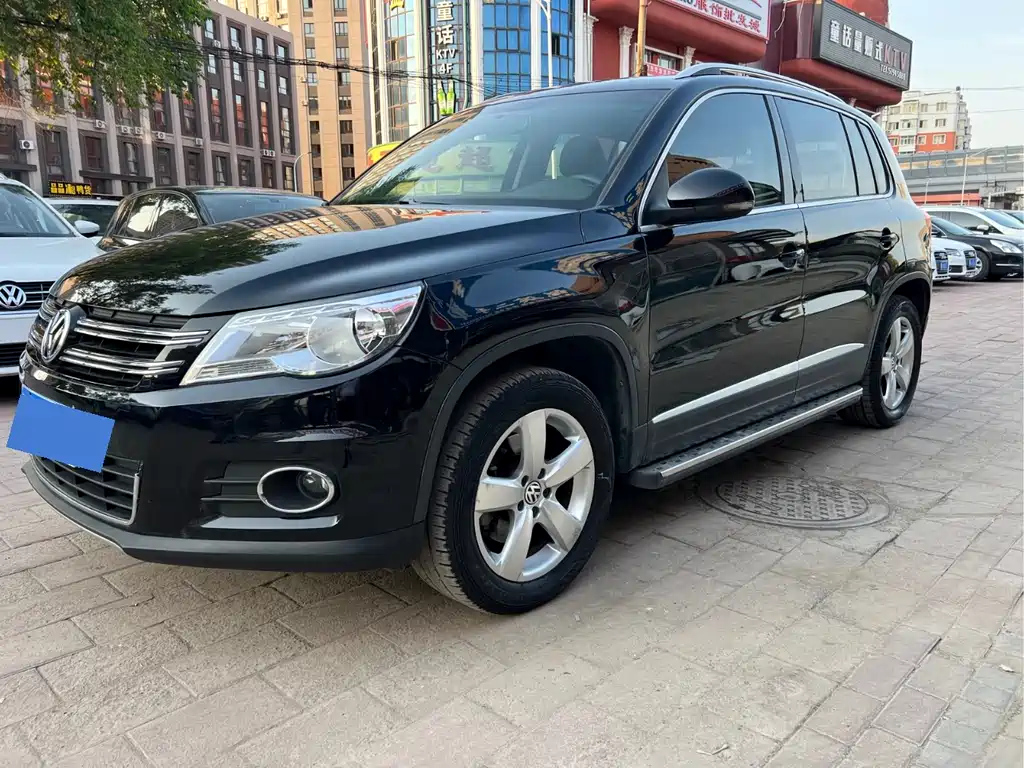 VOLKSWAGEN TIGUAN 2012