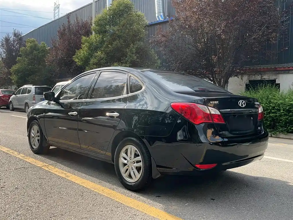 HYUNDAI CELESTA 2011