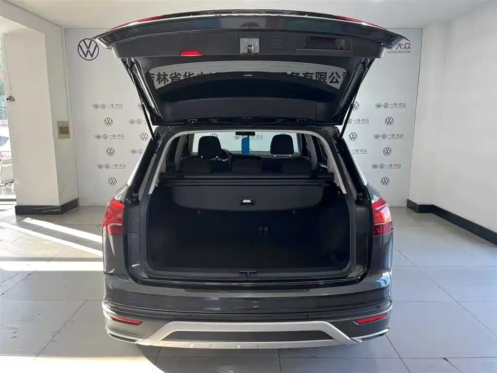 VOLKSWAGEN TAYRON 2021