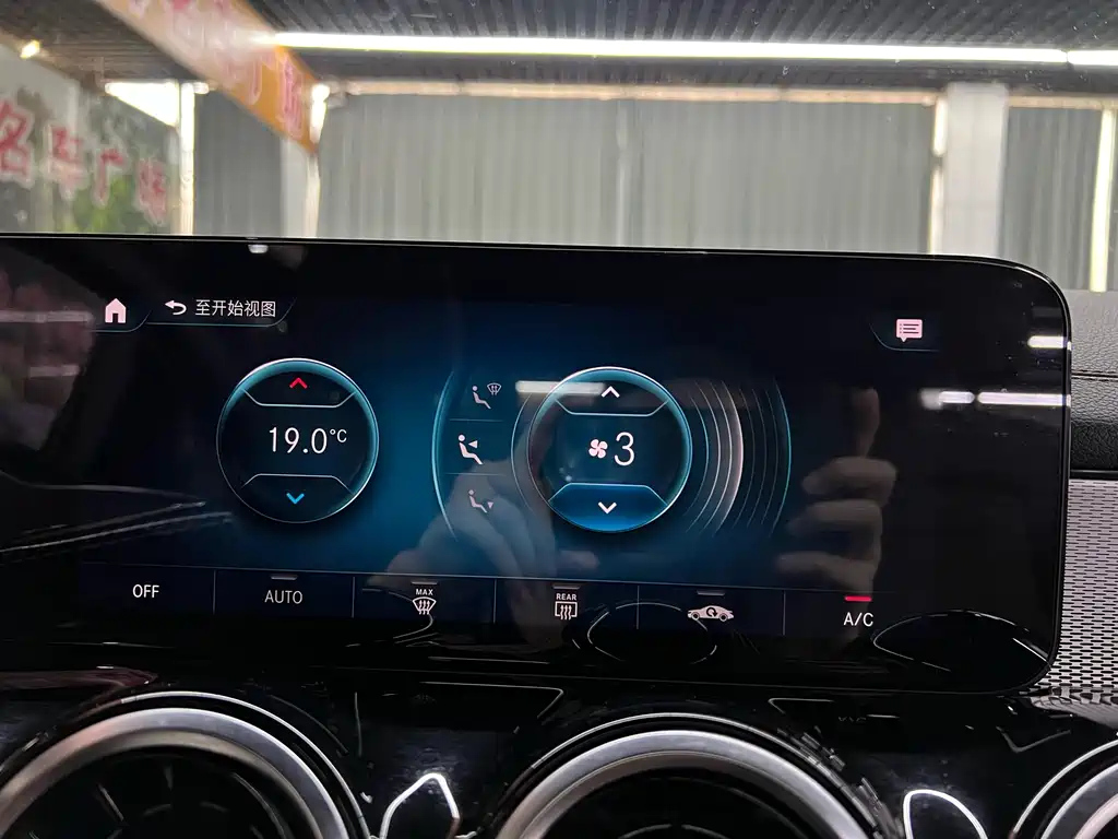 MERCEDES BENZ GLB 2021