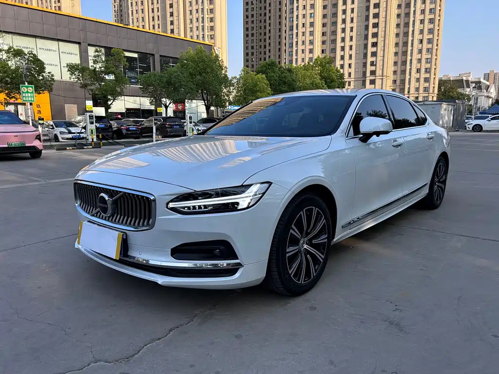 VOLVO S90 2021