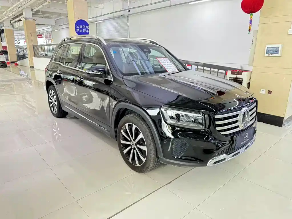 MERCEDES BENZ GLB 2024