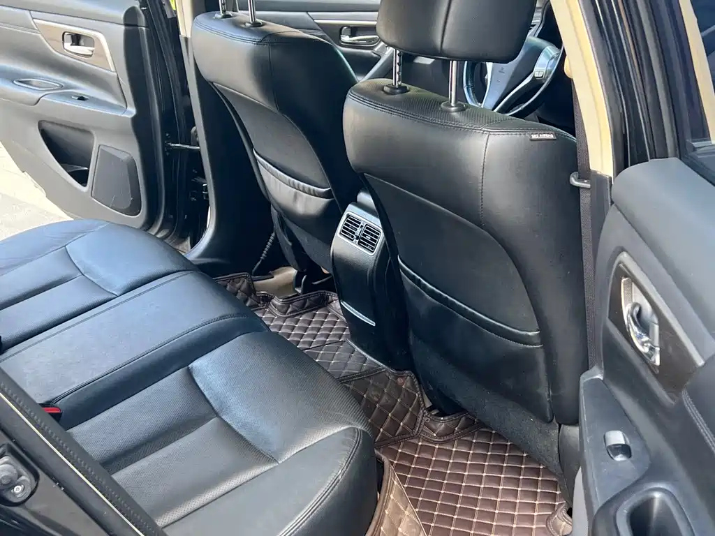 NISSAN TEANA 2015