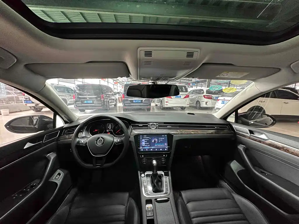 VOLKSWAGEN MAGOTAN 2018
