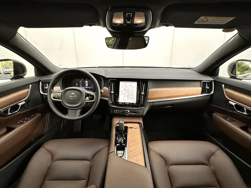 VOLVO S90 2024