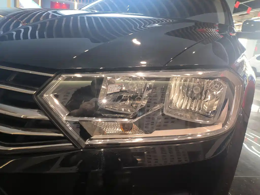 VOLKSWAGEN BORA 2018
