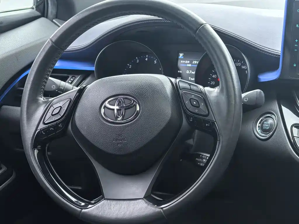 TOYOTA C-HR 2018