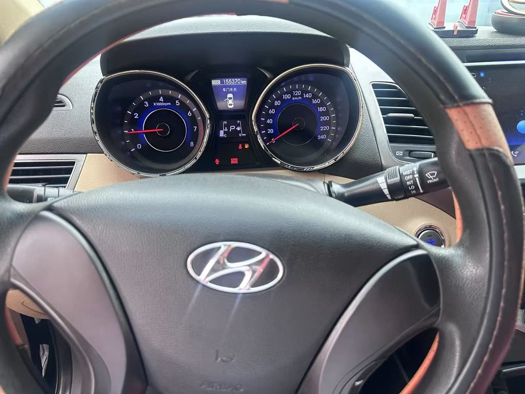 HYUNDAI ELANTRA 2012