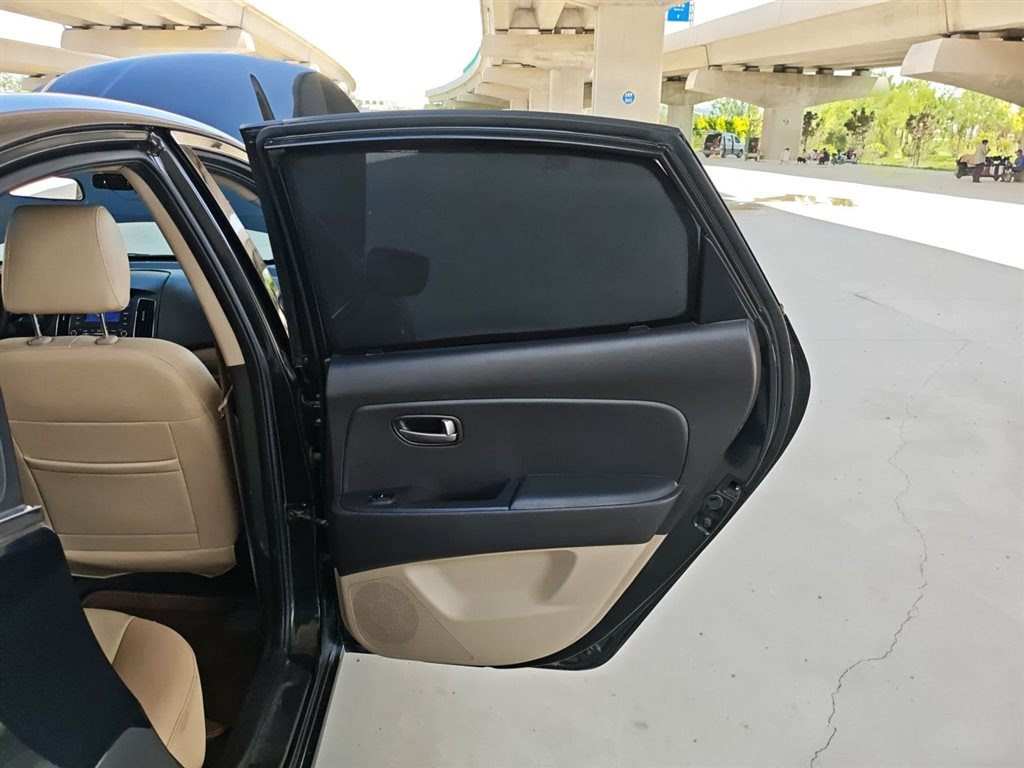 HYUNDAI CELESTA 2011