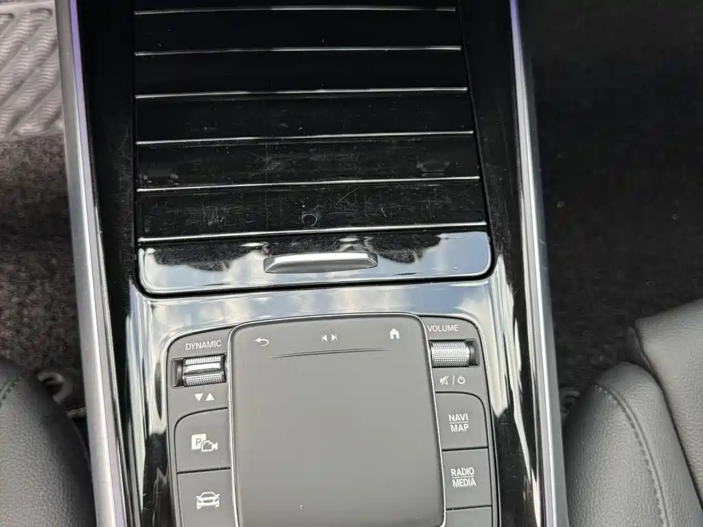 MERCEDES BENZ GLB 2021