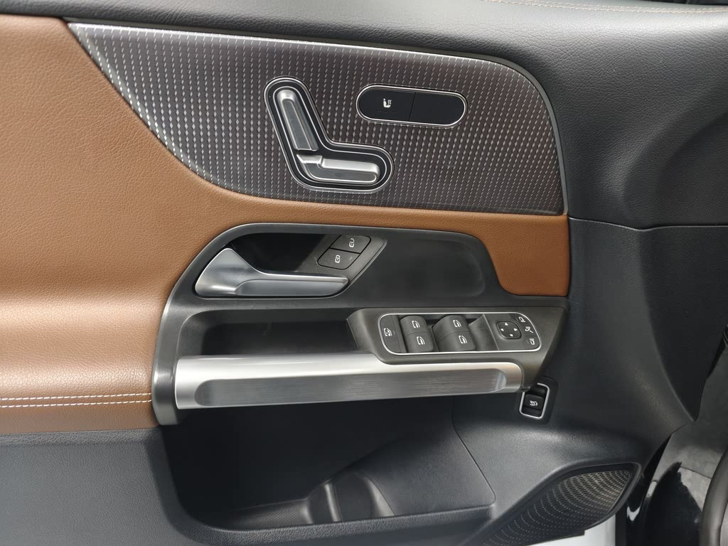 MERCEDES BENZ GLB 2022