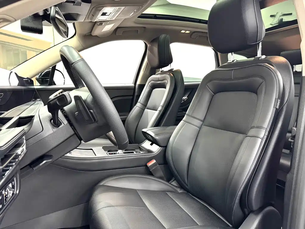 LINCOLN ADVENTURER 2023