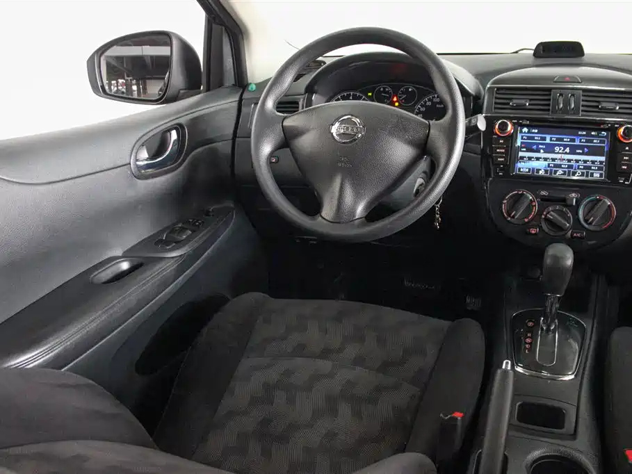 NISSAN TIIDA TIIDA 2015