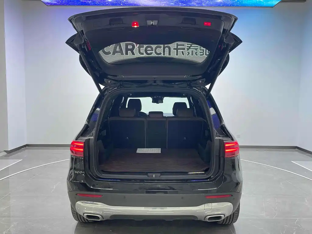 MERCEDES BENZ GLB 2024