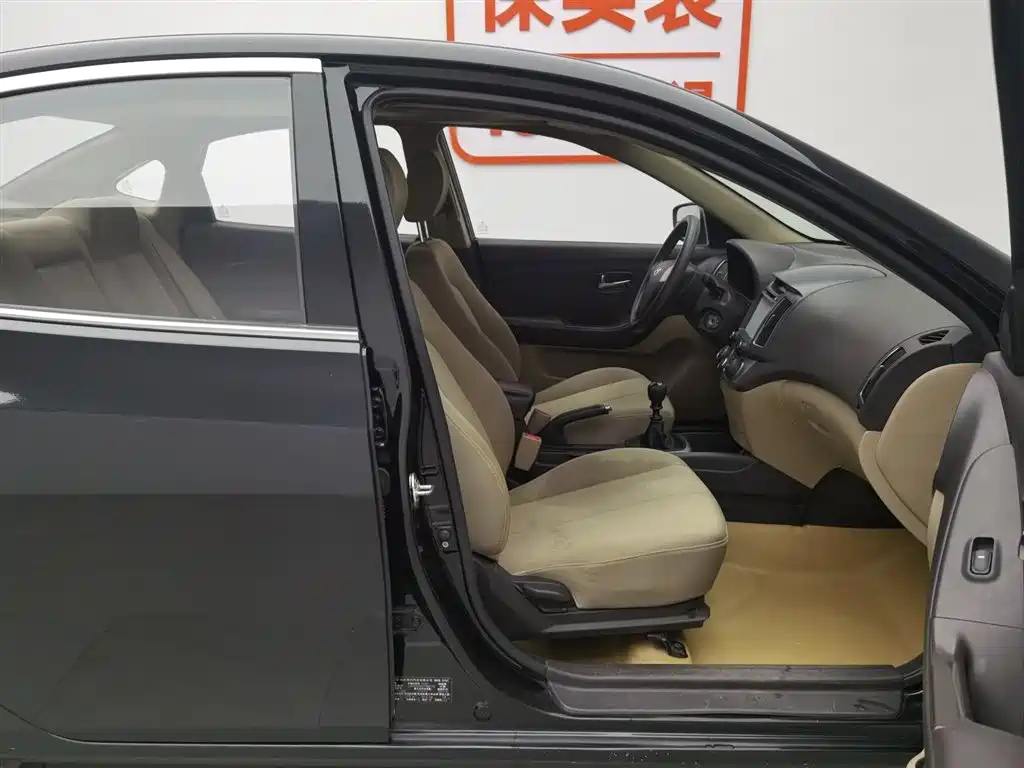 HYUNDAI CELESTA 2011