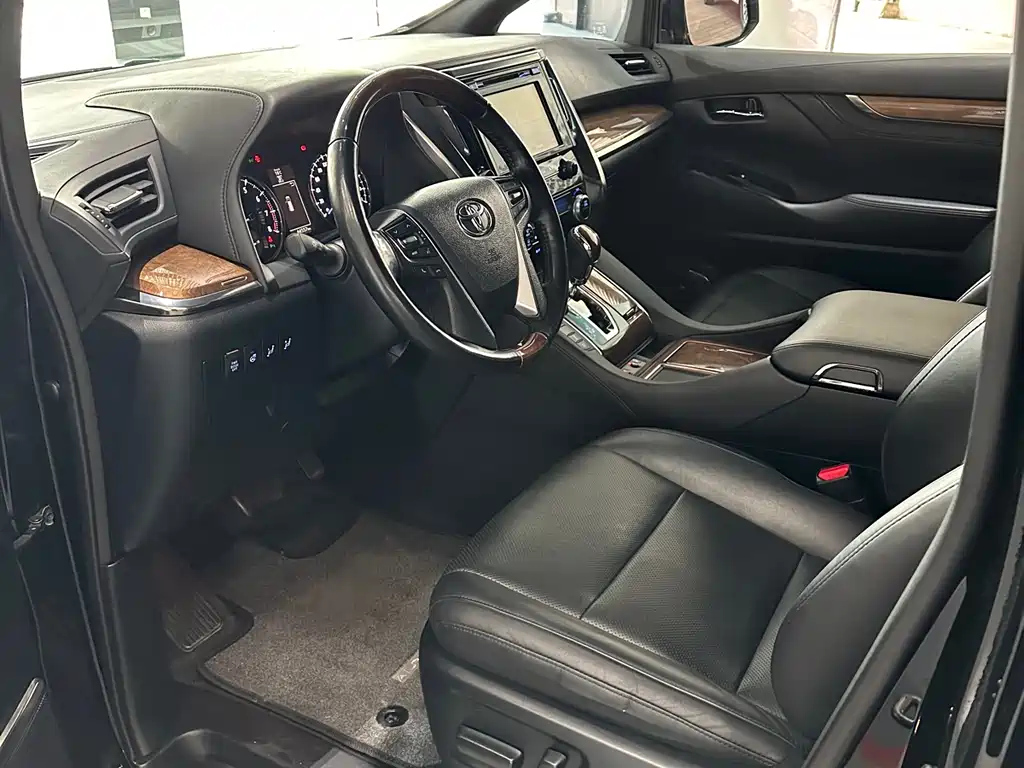 TOYOTA ALPHARD 2020