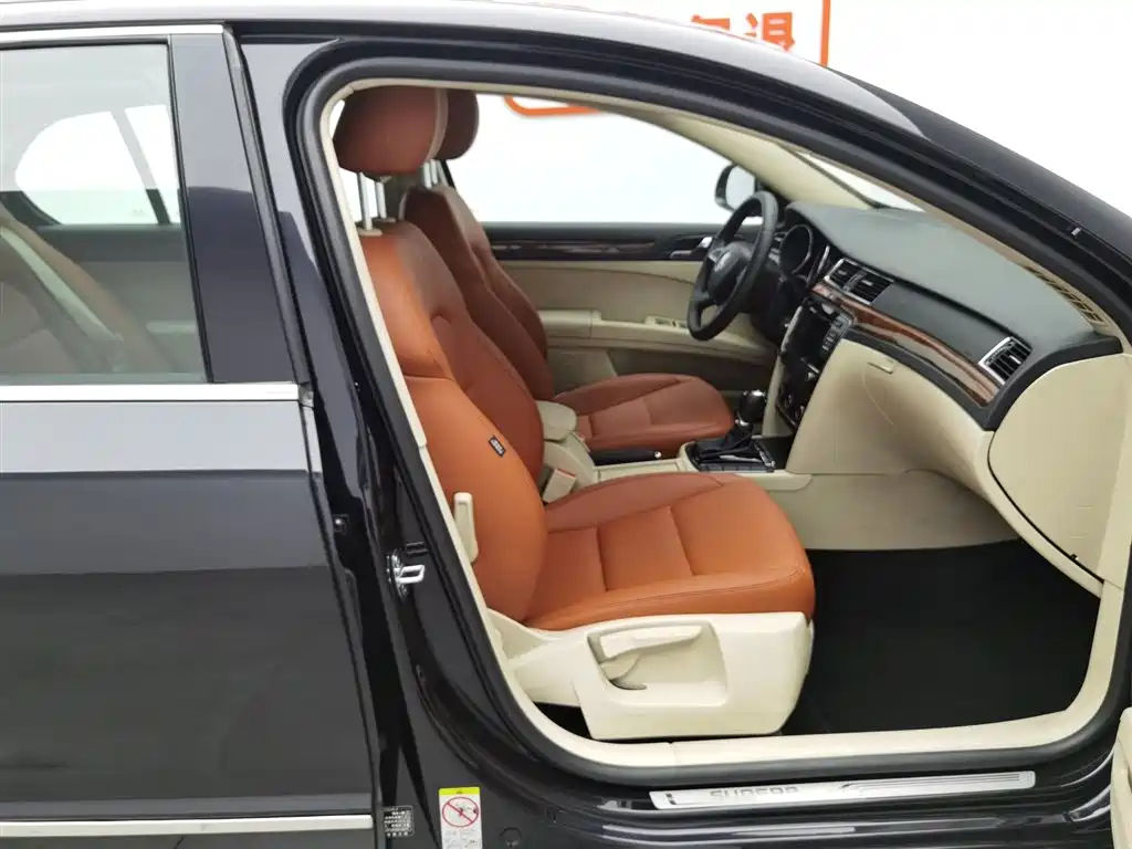 SKODA SUPERB 2013