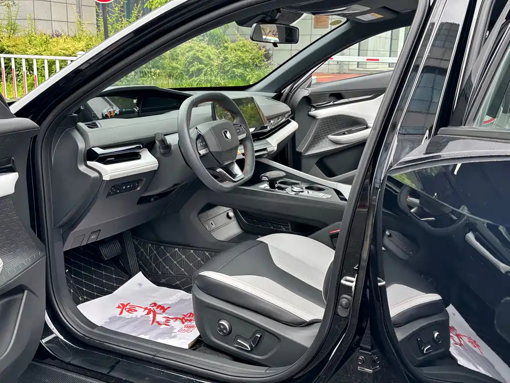 CHANGAN UNI-V SMART IDD 2024