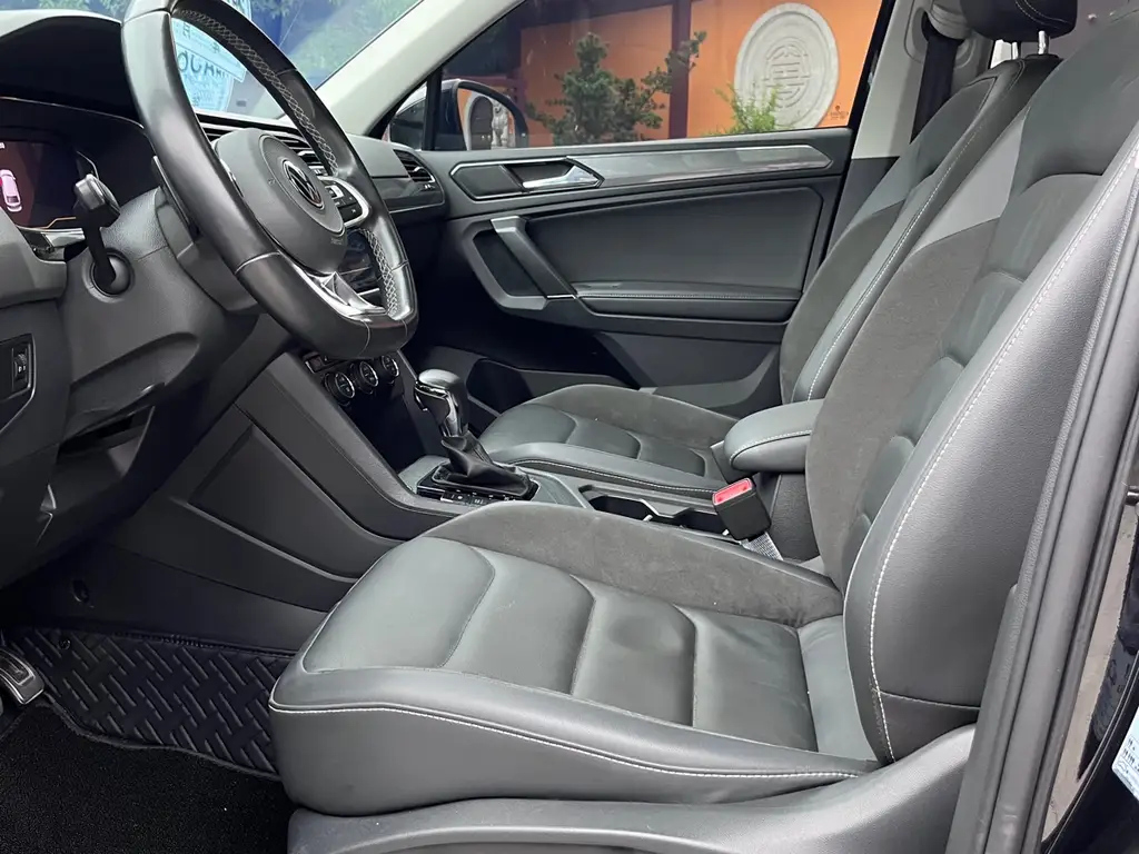 VOLKSWAGEN TIGUAN L 2021