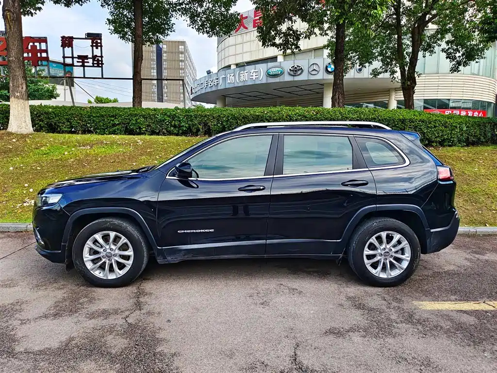 JEEP CHEROKEE 2019