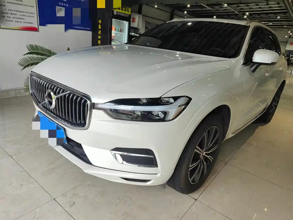 VOLVO XC60 2021