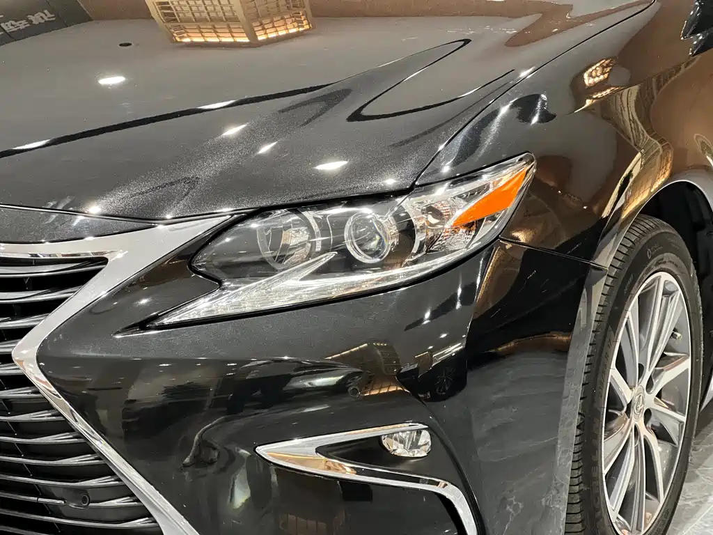LEXUS ES 2015