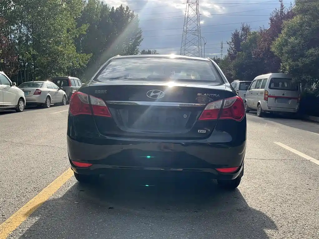 HYUNDAI CELESTA 2011