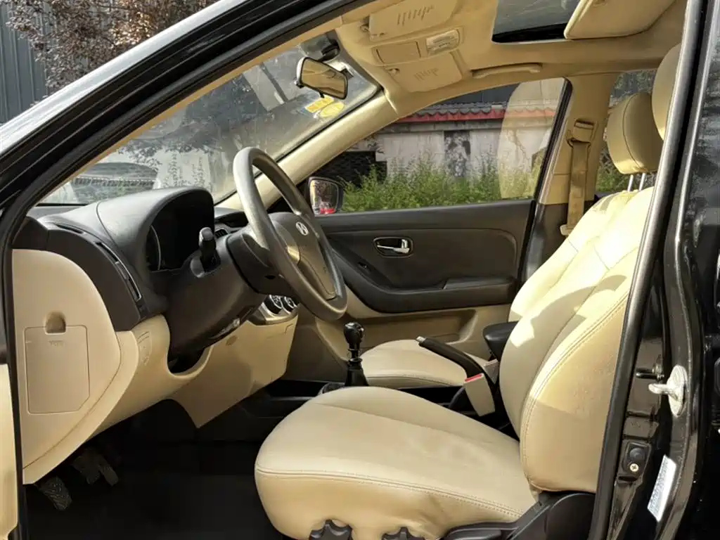 HYUNDAI CELESTA 2011