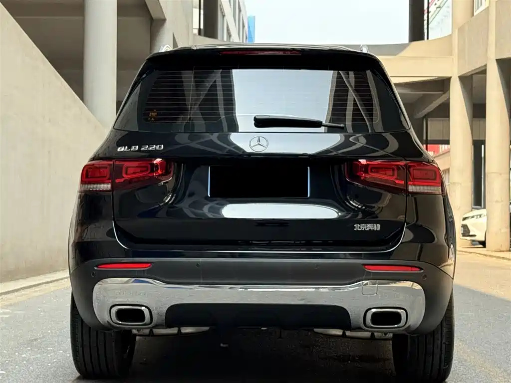 MERCEDES BENZ GLB 2023