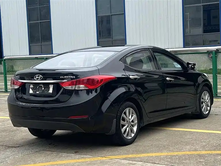 HYUNDAI ELANTRA 2012