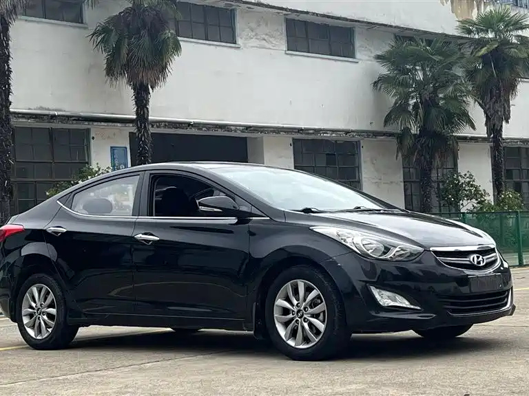 HYUNDAI ELANTRA 2012